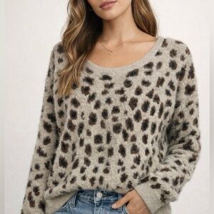 Oceanus Fuzzy Animal Print Sweater